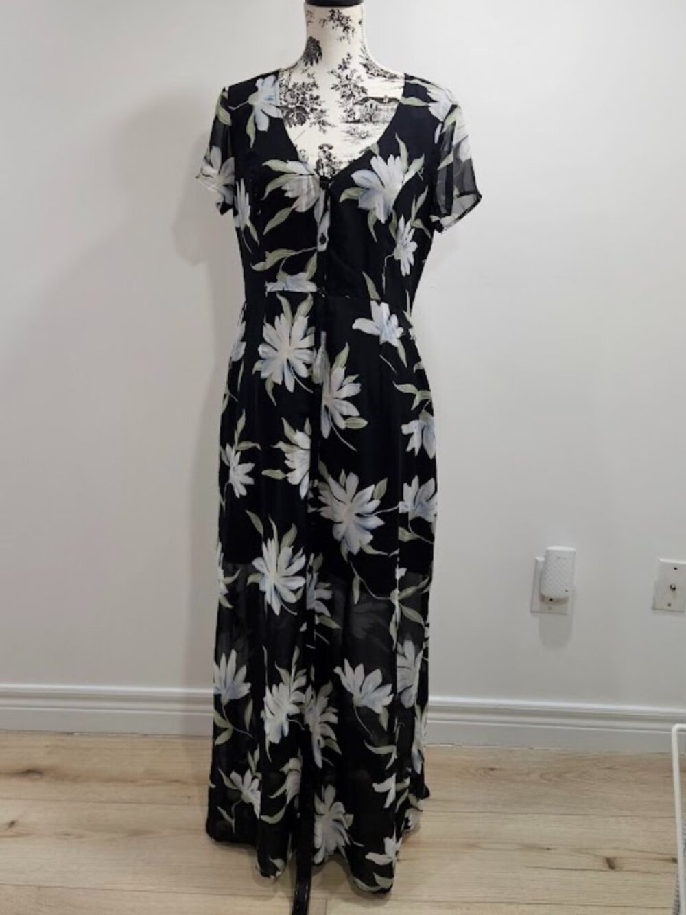 Floral Modcloth Brand: Ladakh Button Front Dress Maxi XL